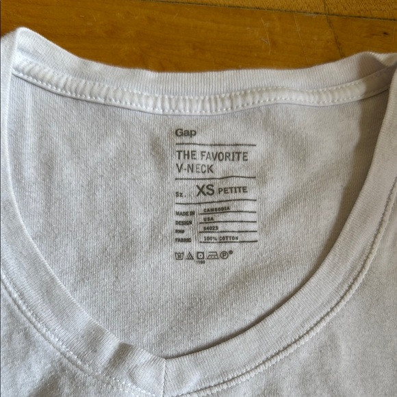 GAP White Fitted Short Sleeve T-Shirt - Picture 2 of 3